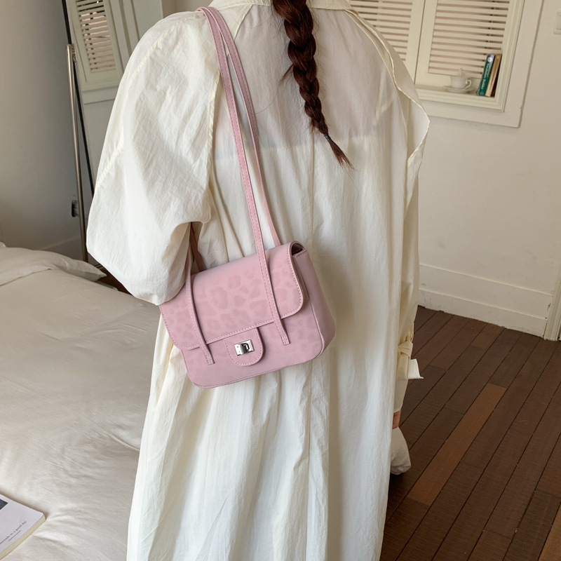 Textura simple de hombro bolso de viaje para mujeres 2026 verano nuevo nicho de diseño de viaje de moda diaria bolso de brazo image 1
