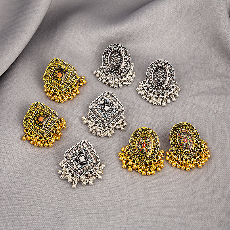 1 Pair Retro Oval Bell Alloy Tassel Plating Womenu0027S Ear Studs