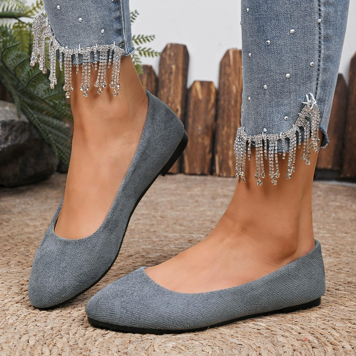 Летние женские туфли 2025 года, новая модель, неглубокий плоский европейский и американский стиль, повседневные, больших размеров, для внешней торговли, с заострённым носком, удобные, ленивые туфли