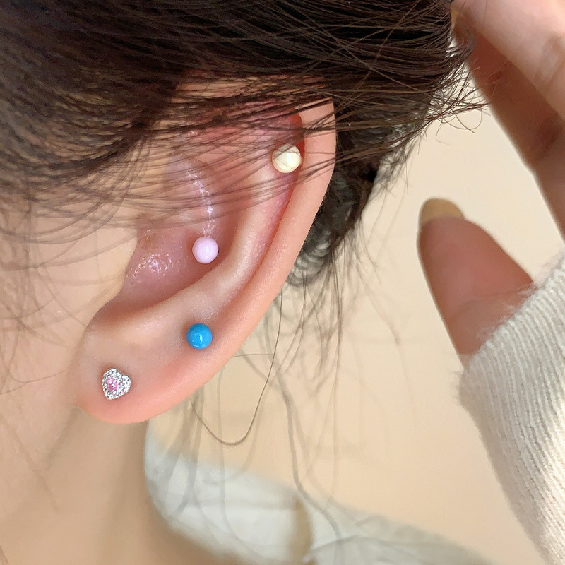 カラー生物陶磁器のピアス女性シンプルで甘くて可愛いピアスです。|undefined