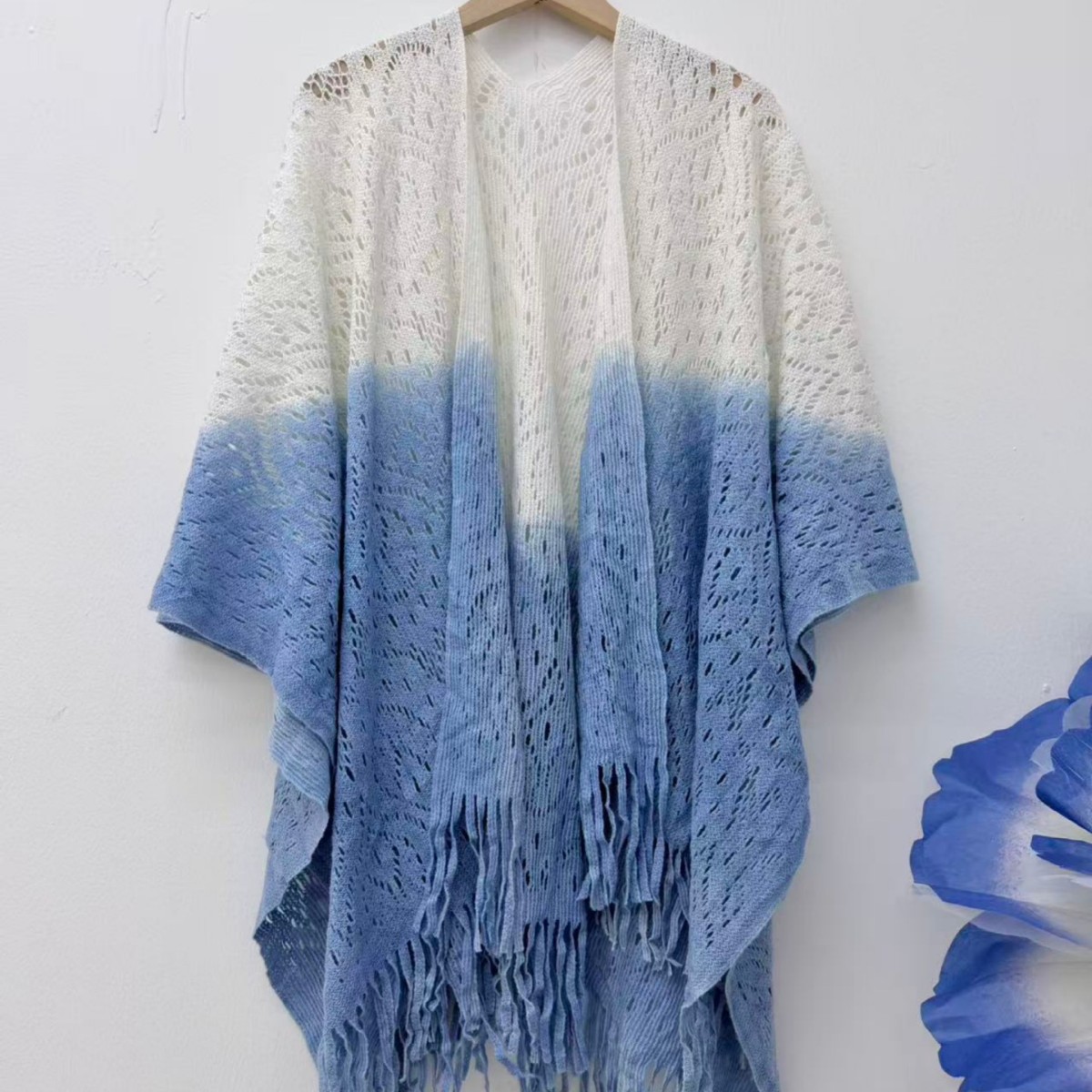 Direct wholesale from Dali, Yunnan: pure plant-based indigo-dyed, tie-dyed, versatile, slit-front shawl for daily use and travel