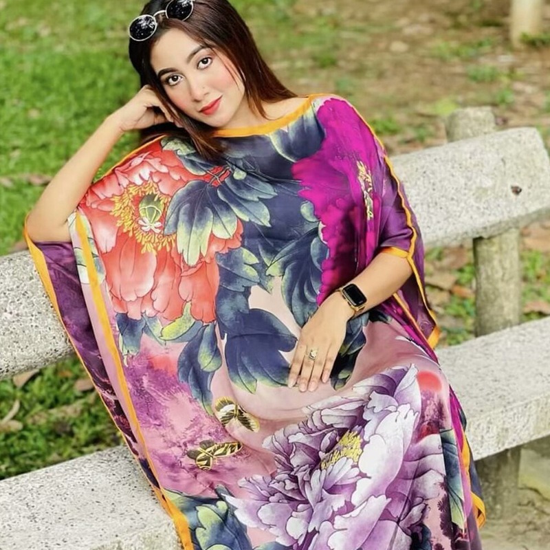 2025 primavera y verano nuevo Amazon venta rápida ropa malaya camisa de arena imitación seda brocado ropa de protección solar de vacaciones de playa