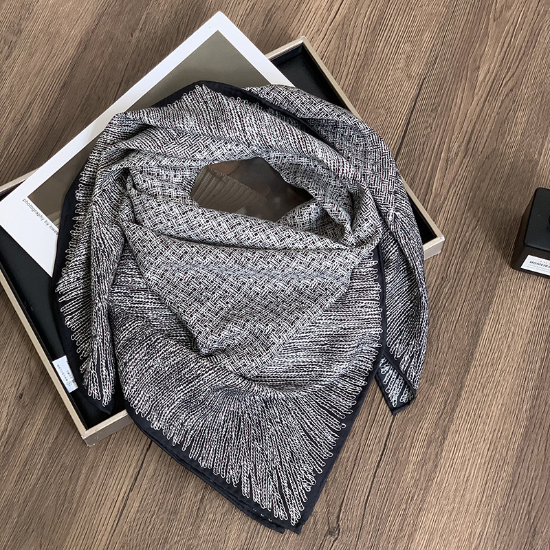 Bufanda de seda Bufanda cuadrada Sensación premium Nuevo color sólido Personalidad Todo fósforo Verano Habitación con aire acondicionado Protector de cuello Bufanda chal Bufanda al por mayor