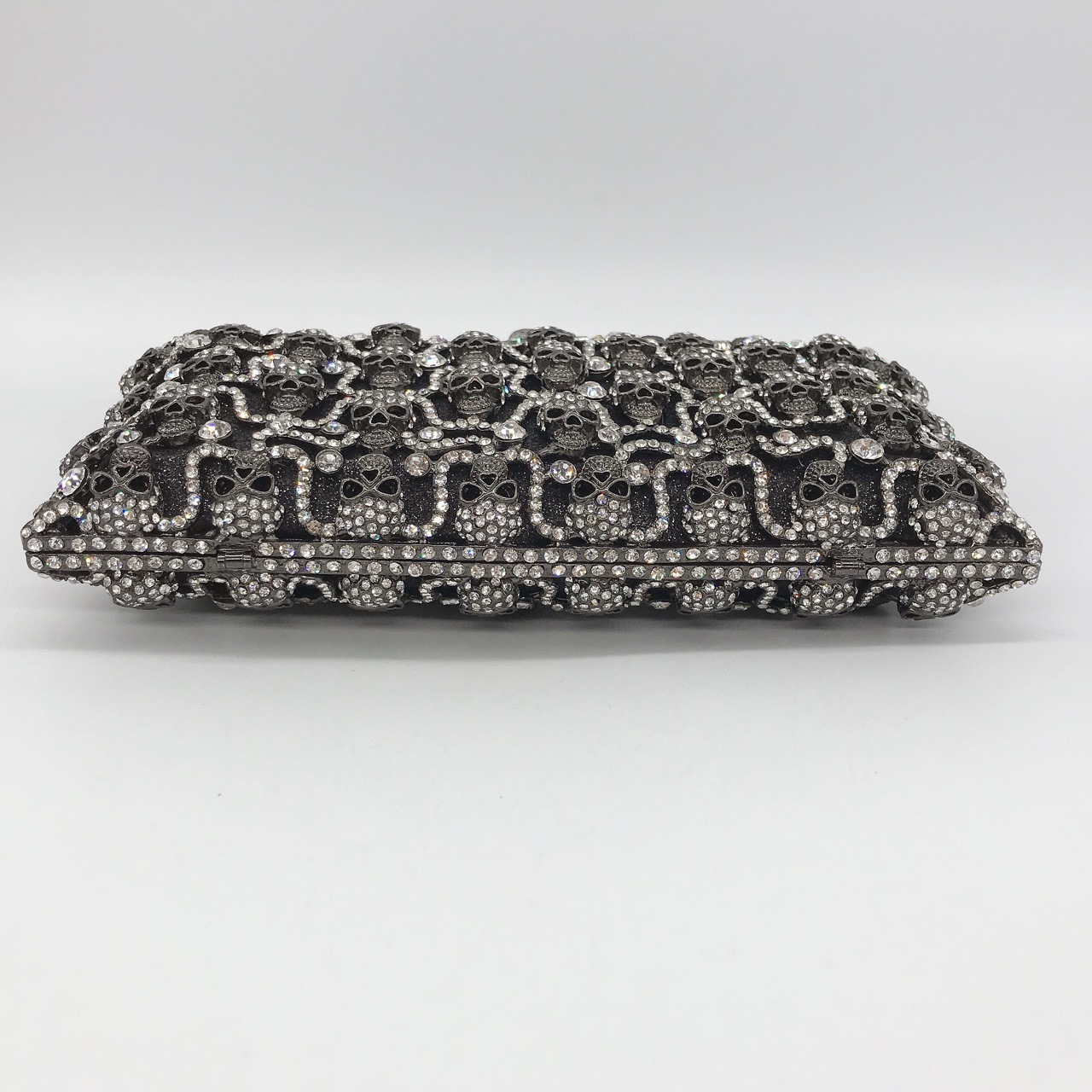Túi clutch dạ tiệc hộp cứng đính đá hình đầu lâu — Màu đen chi tiết 1