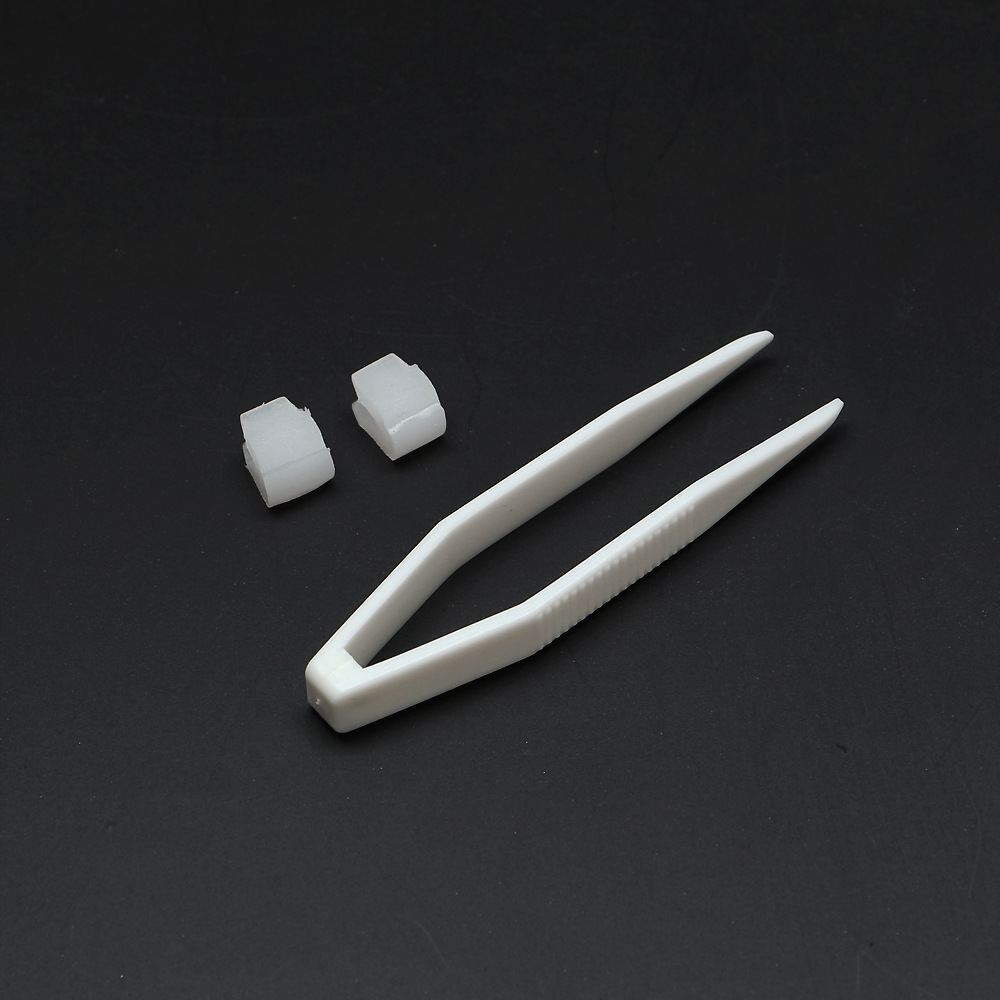 Halloween vampiro dientes falsos Zombie dientes falsos con pinzas de mordedor pequeño tigre dientes tirantes resina colmillos traje