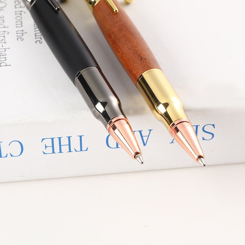 Bolígrafo de cerrojo multifuncional Bolígrafo de regalo publicitario creativo Bolígrafo de metal de ametralladora de imitación Bolígrafo de tácticas de autodefensa al por mayor