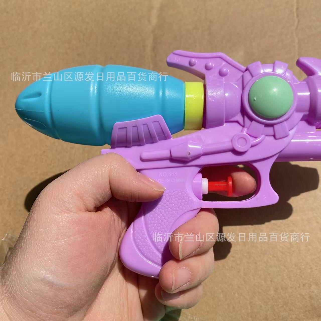 Pistola de agua para niños Nueva playa de verano Juguetes De Agua lucha contra el agua pistola de agua de plástico puesto 2 yuanes grandes almacenes al por mayor