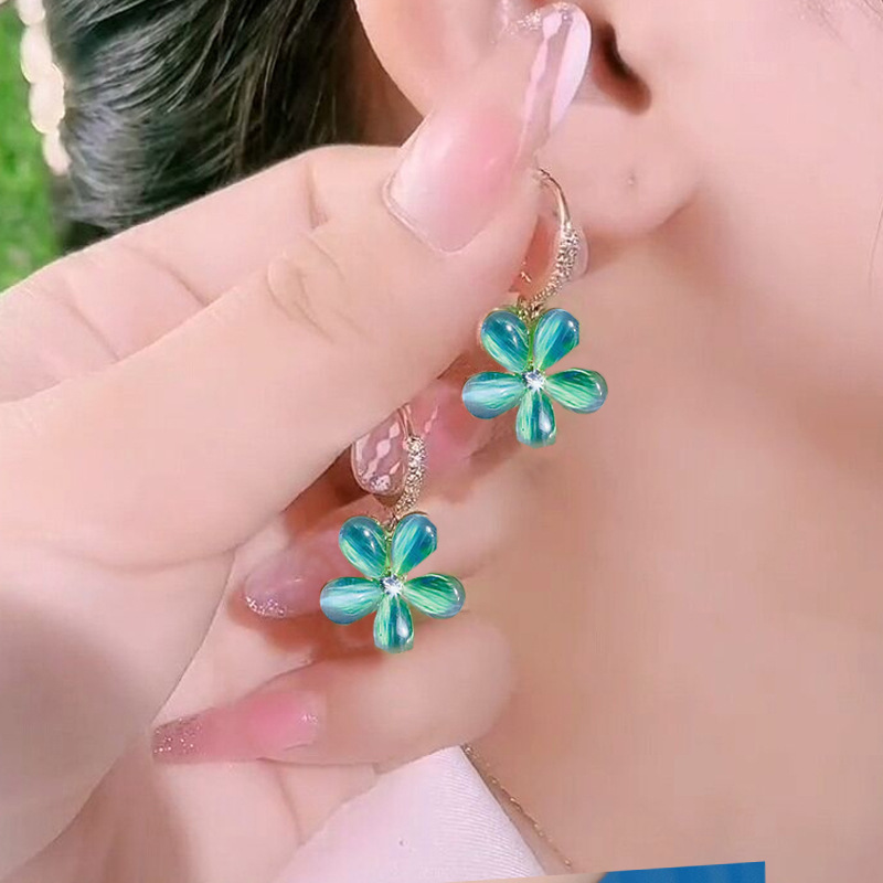 Pendientes de flor de ópalo de alta calidad de lujo ligero coreano 2022 nuevos aretes de hebilla de oreja de todo fósforo de temperamento de nicho de moda