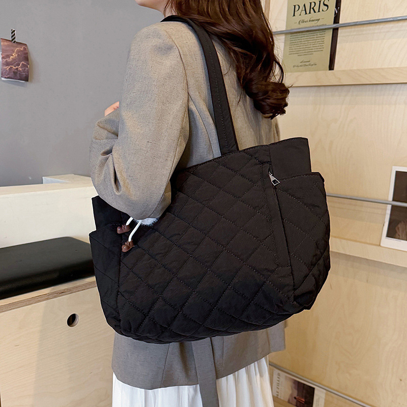 Women's autumn and winter fashion diamond down bag texture large capacity cotton bag women wholesale commuter shoulder tote bag_voghion.com