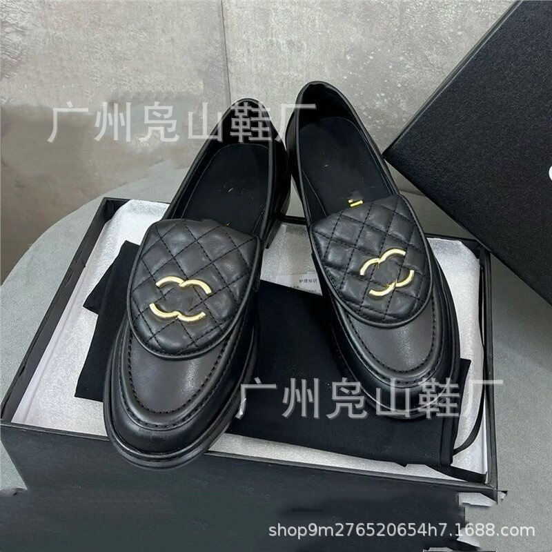 Xiaoxiang Schoolbag Buckle Leather Shoes 2025 New Style Quilted Embroidery Flip-Top Small Thick-Soled Loafers Slip-On Slip-Ons