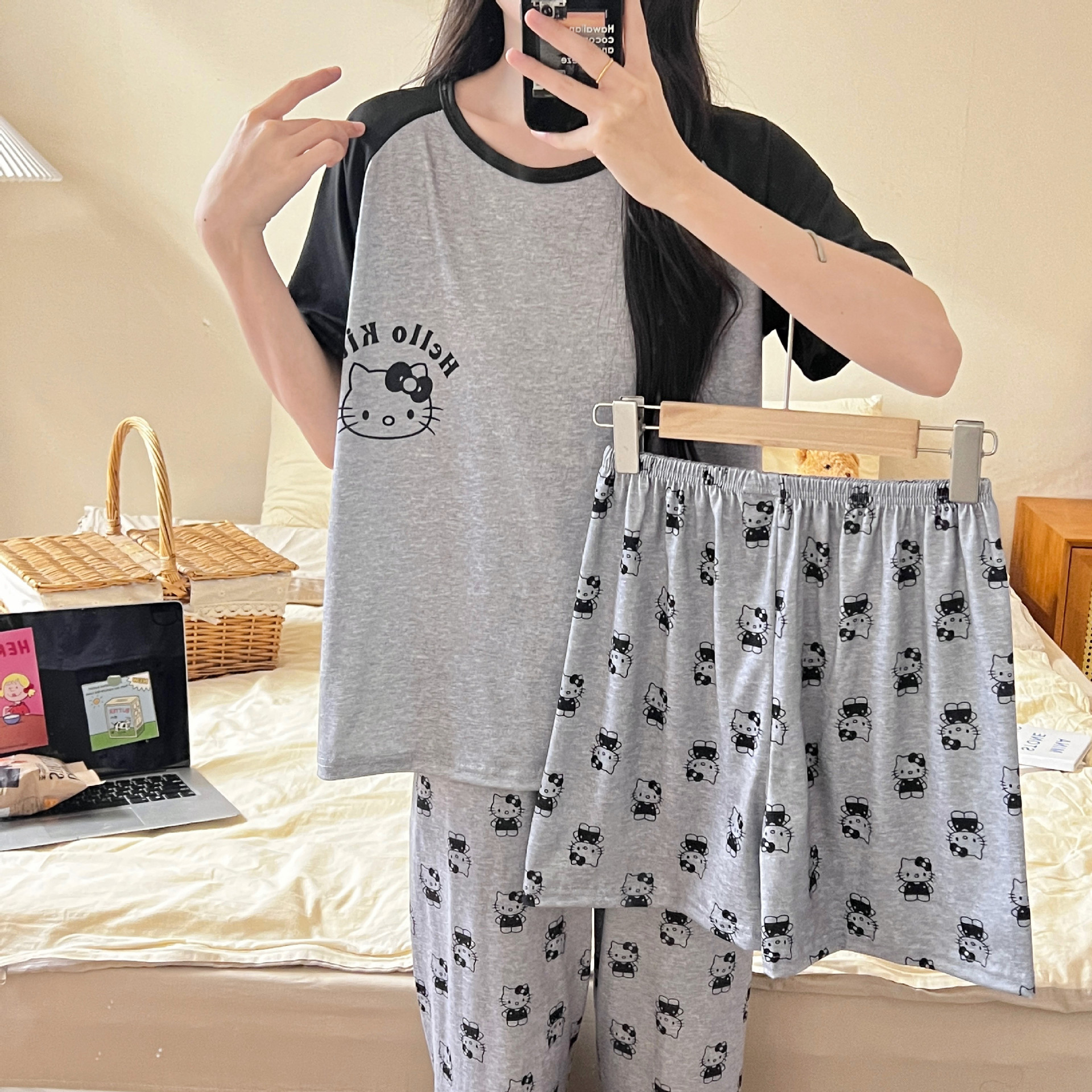 2024 verano vestido de pijama de mujer casual cómodo lindos pantalones cortos de manga corta largo conjunto de tres piezas impresión de dibujos animados ropa para el hogar