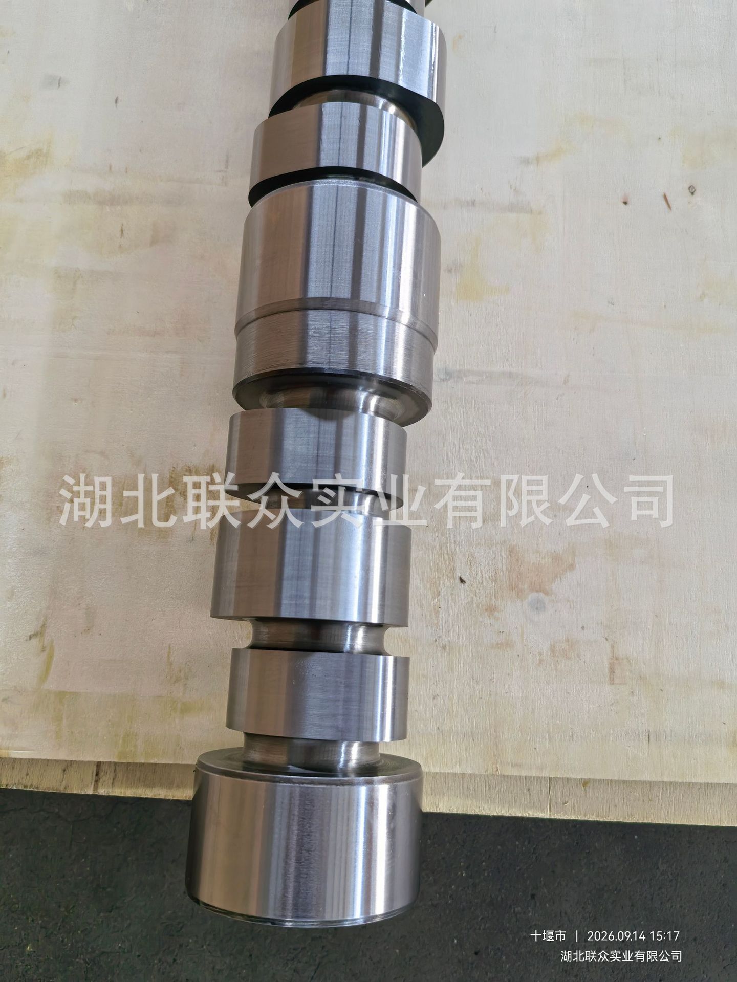 Suitable for Cummins KTA19 engine camshaft, part number 3066882