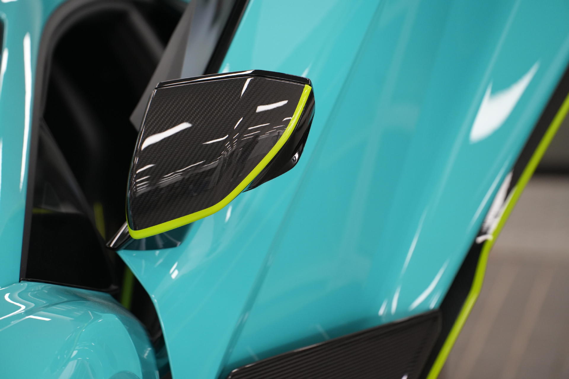 Suitable for Lamborghini's new Aventador Revuelto, modified with original OEM upgraded dry carbon fiber body kit