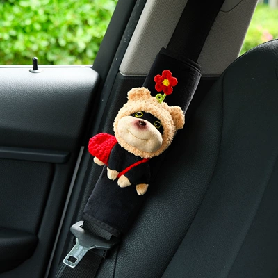 Car Seat Belt Shoulder Cover, Cute Car Doll Protective Cover, Car Interior Decoration Supplies, Creative Bee Dog (Seat belt shoulder pad) - little-red-flower-hood-bee-dog-velvet-shoulder-cover
