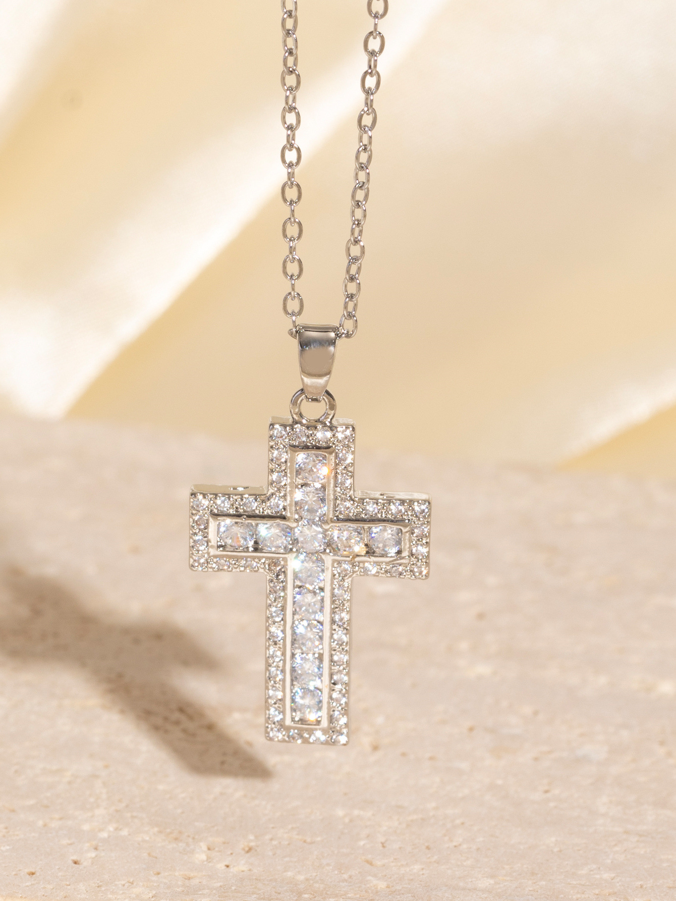 All Seasons Season Wholesale Jewelry Elegant Glam Cross Copper Zircon Plating Pendant Necklace Cable Chain