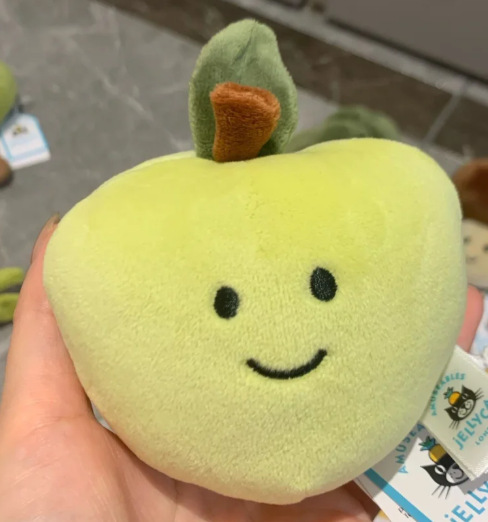 小さくて楽しい桃、桃のような柔らかいぬいぐるみ、人形、かわいい誕生日プレゼント|undefined