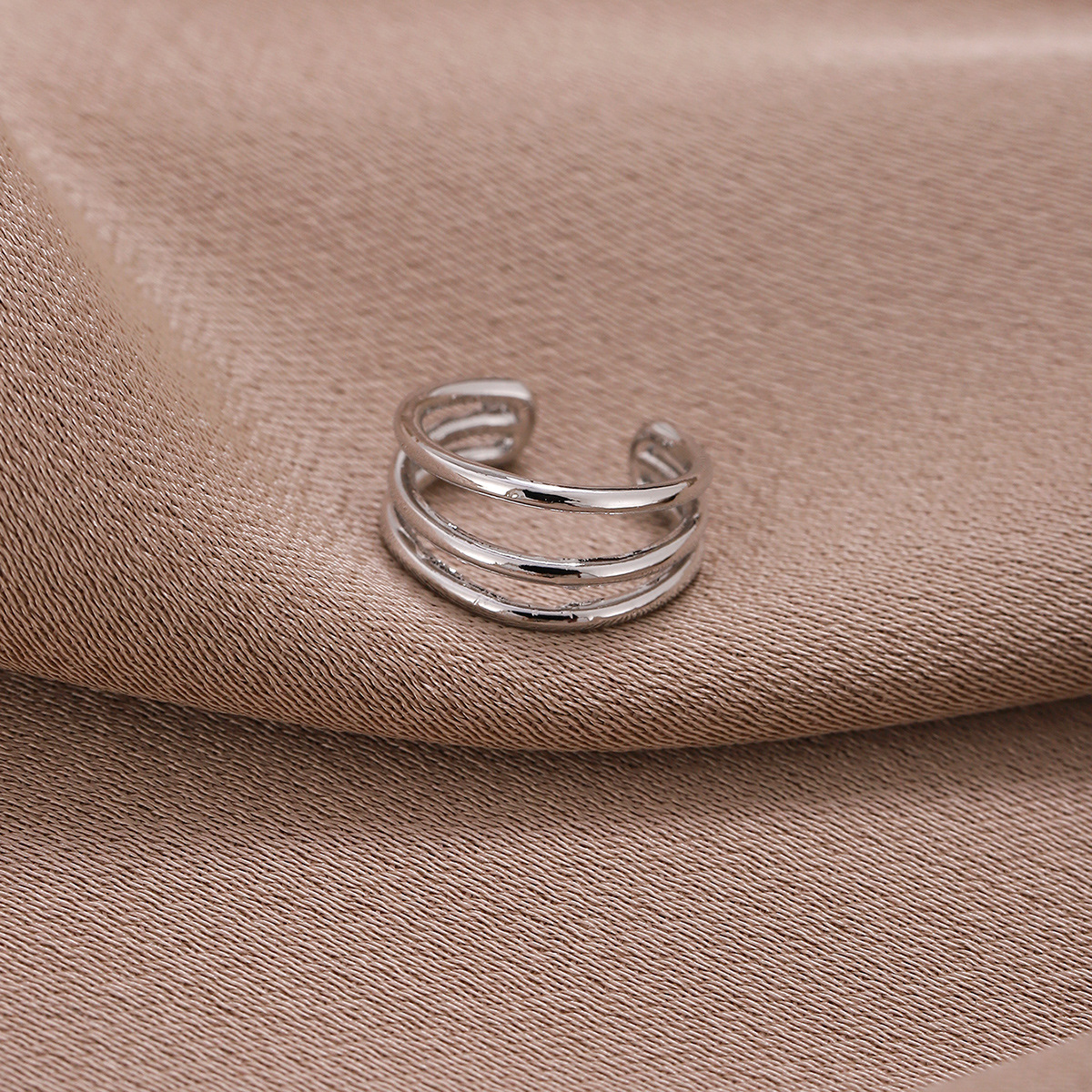 Estilo coreano personalizado pendientes simples de alta calidad en forma de U irregular clip de oreja cuadrada simple clip de hueso de oreja sin oreja al por mayor