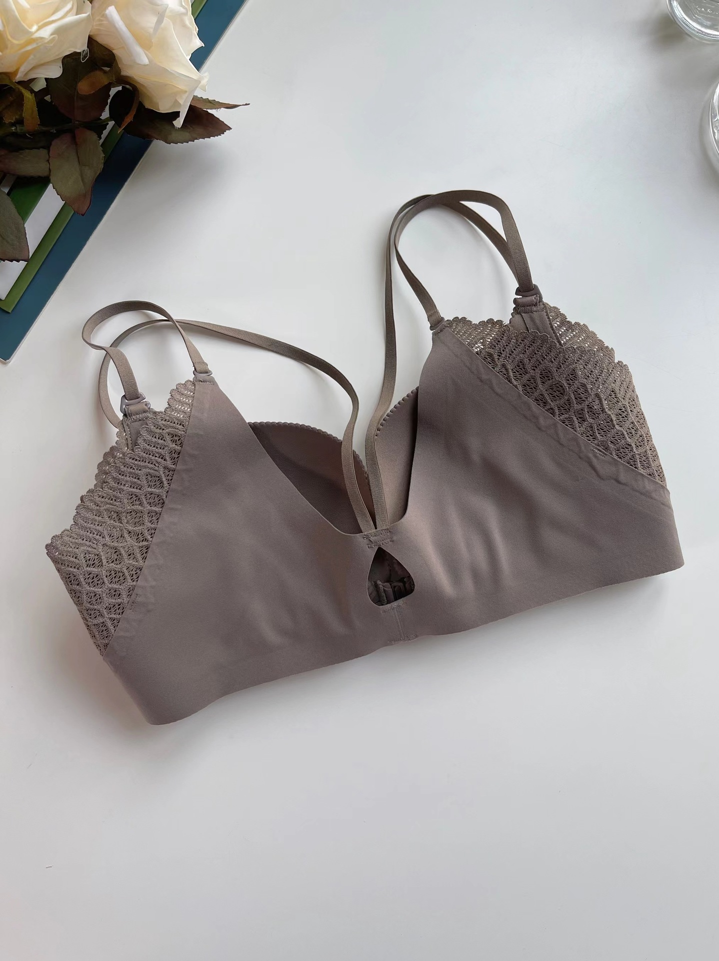 2022 nuevo verano frente hebilla pequeño pecho push up belleza correa de la ropa interior cruzada las mujeres pull up colección sujetador del pecho