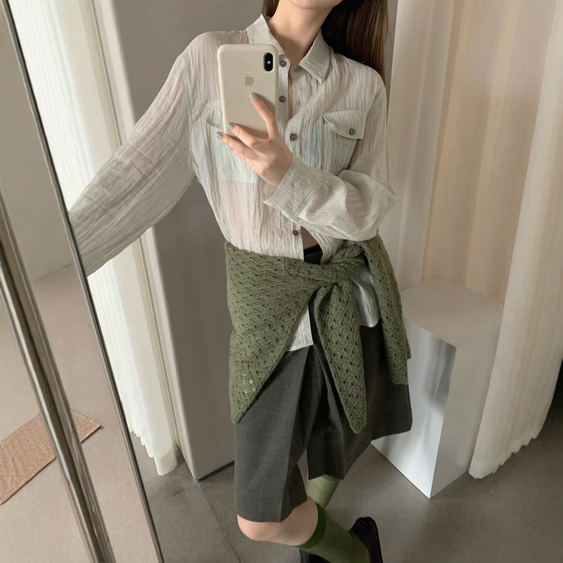 Early autumn new style old money style textured pleated short work shirt with a relaxed collar, versatile for everyday wear and commuting for women Early autumn new style old money style textured pleated short work shirt with a relaxed collar, versatile for everyday wear and commuting for women