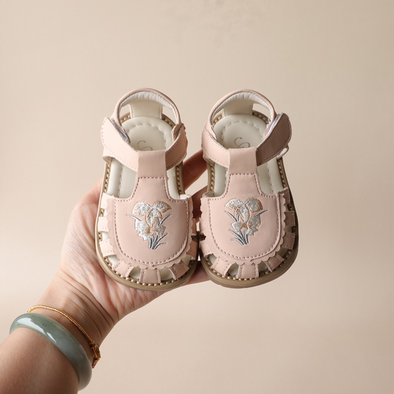 Non-slip children's sandals girl's for early age