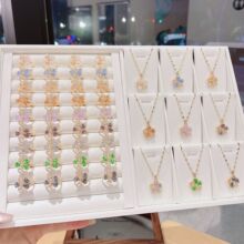 ��Ů�羳΢肺��sˮ���������ɫ��ɫ�ʯ΢肕r�г����i���