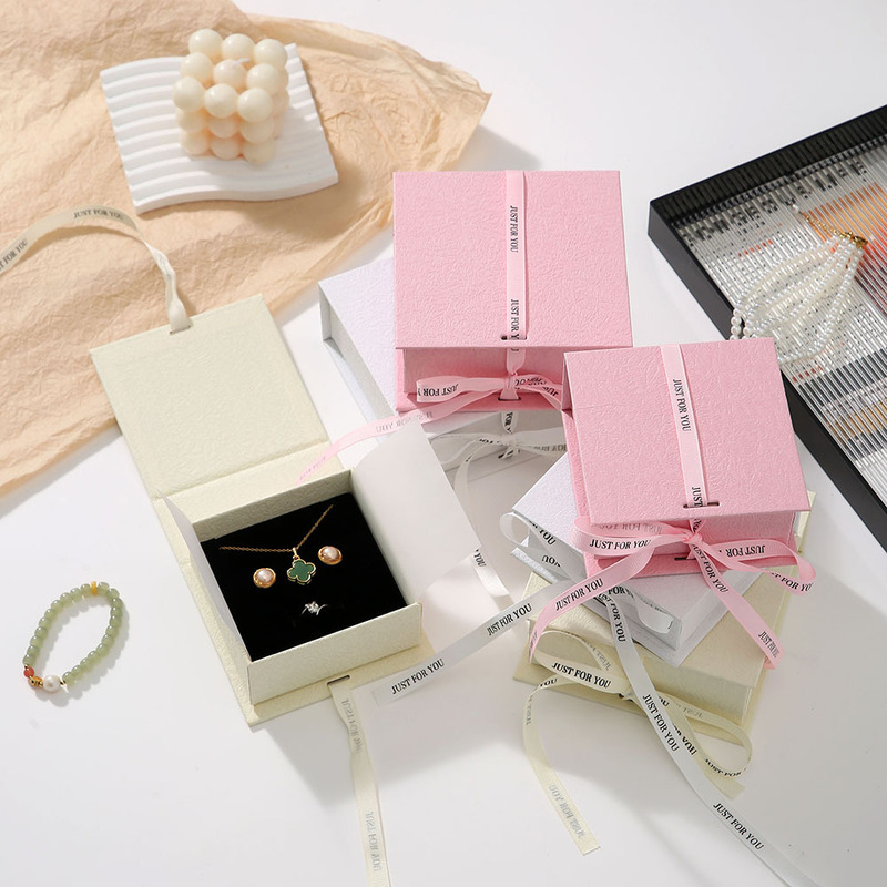 Jewelry packaging gift box, flip-top box, light luxury jewelry box, ring, necklace, earrings, bracelet, accessory storage box