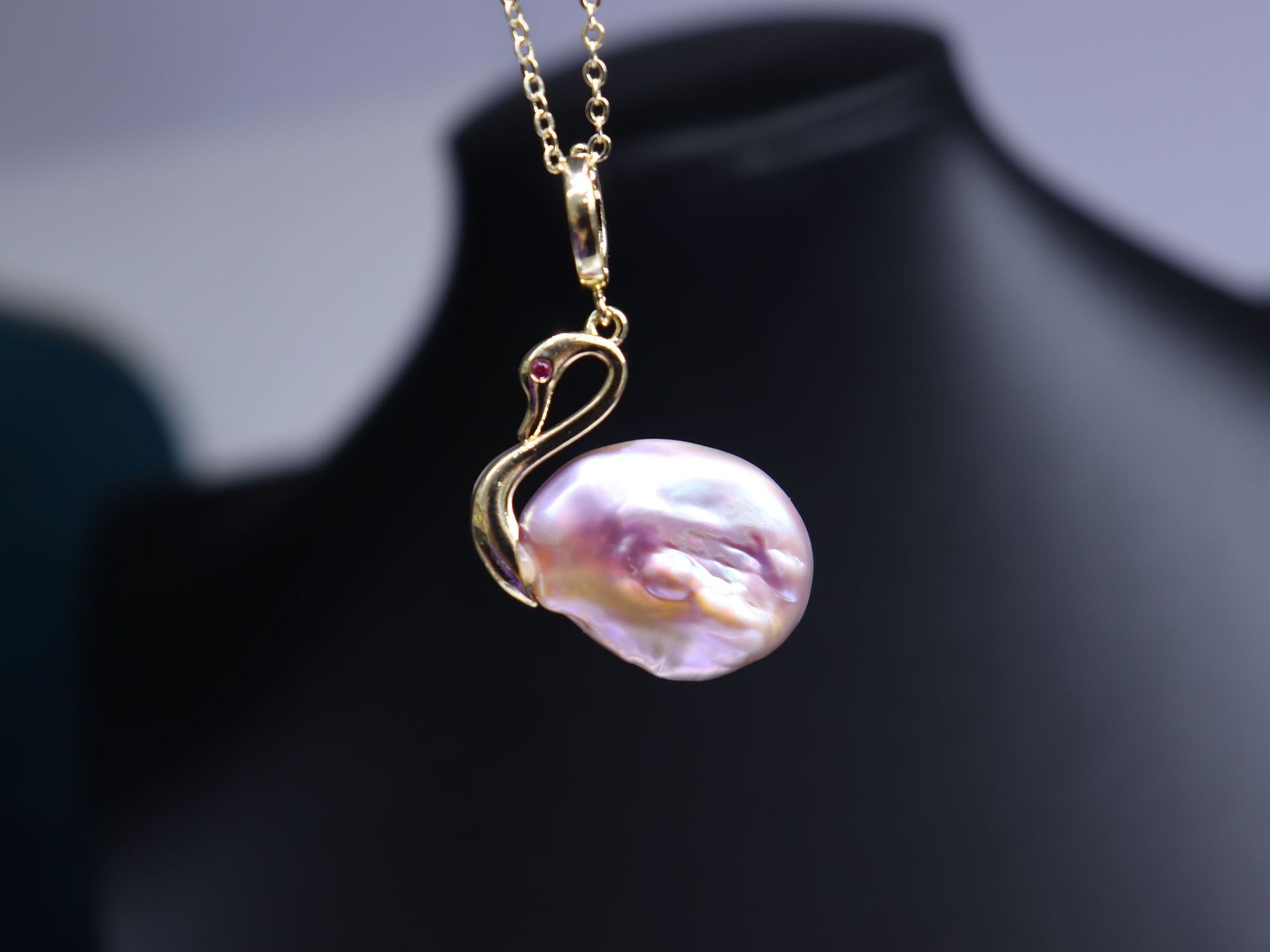 Elegant Simple Style Swan Freshwater Pearl Copper Pendant Necklace display picture 3