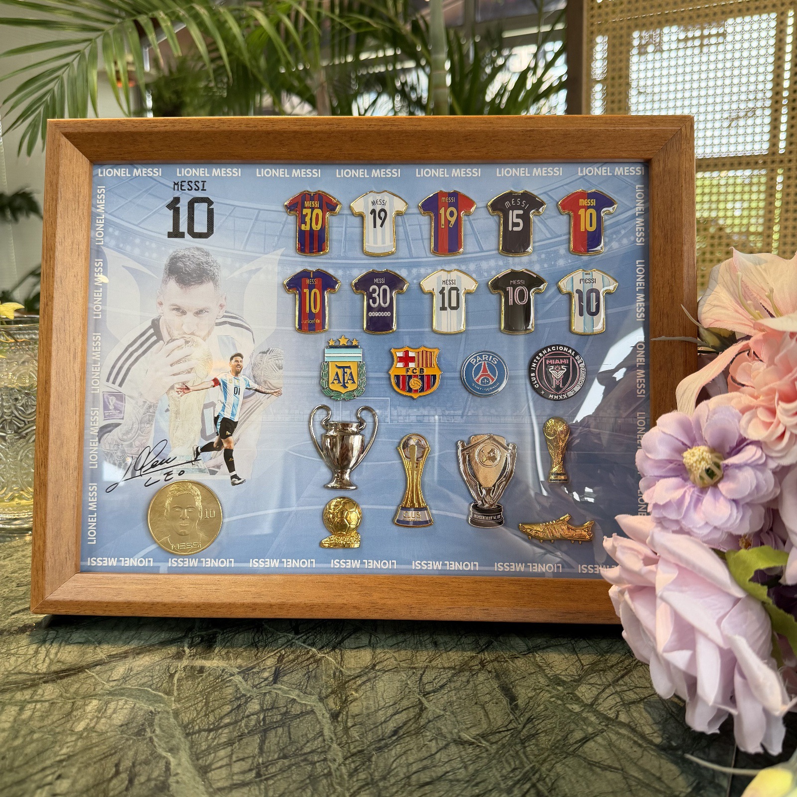 Messi Ronaldo camiseta insignia marco de madera sólida recuerdos de fútbol hechos a mano alrededor del cumpleaños del novio Regalo del festival de Qixi image 9