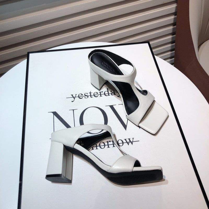Roman Sandals for Women 2025 New Summer Versatile Outdoor Wear Trendy Square Toe Open-Toe Block Heel High Heel Sandals