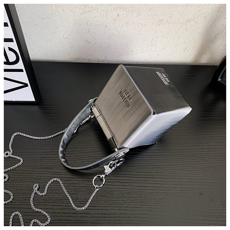 Bolso de hombro de mano con correa de cadena y diseño de azúcar pequeño de color gradual, de moda, 2023_voghion.com