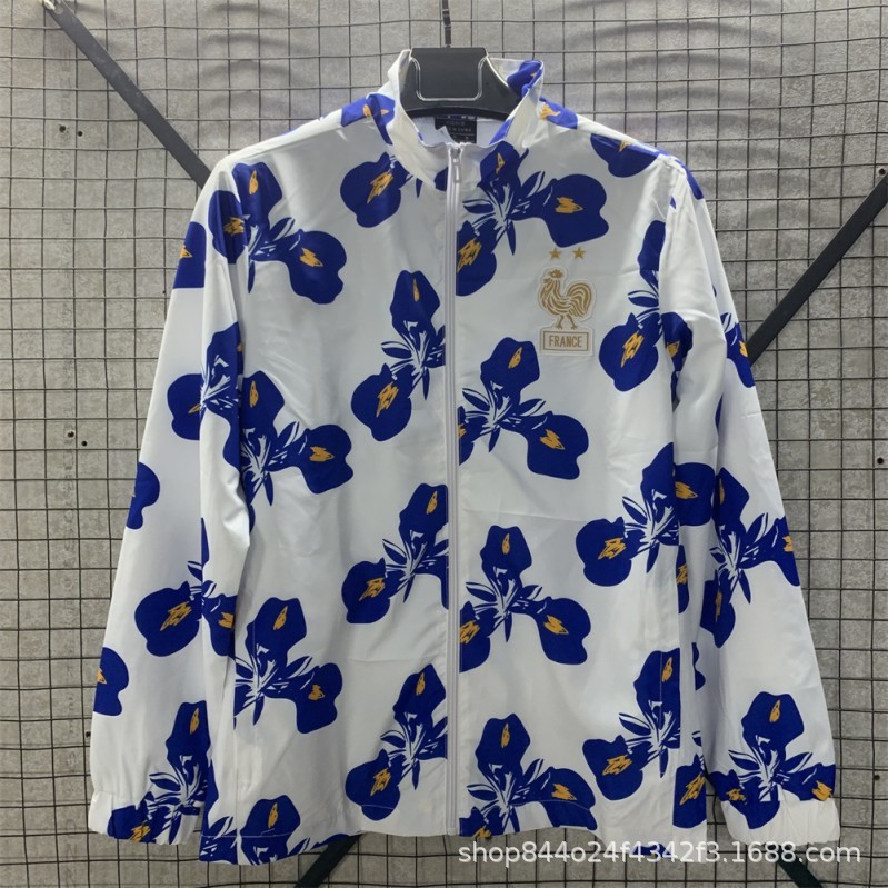 2526皇马巴萨刺绣巴黎单面风衣外套带帽训练服出场服冲锋衣球衣|undefined