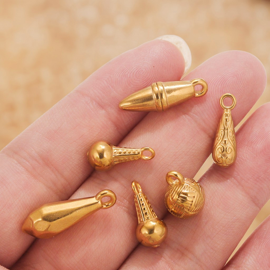 Colgante de acero inoxidable colgante de acero inoxidable colgante de acero de titanio 18K oro de color accesorios collar joyería DIY pequeño colgante al por mayor