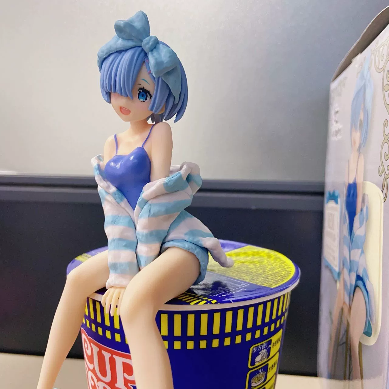 Фигурки Re:Zero — Рам и Рем «домашняя» с чашей лапши, 15 см и 7 см