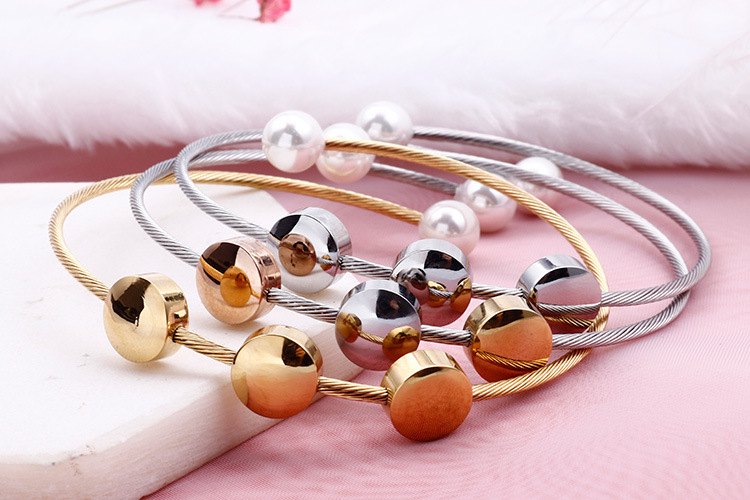 14g Weight PVD Coated Gold Plating Process 18K Gold Plated Plating Material Housewarming, Anniversary, Business, Wedding, Travel, Birthday, Festival Occasion 304 Stainless Steel Material Geometric Pattern Women'S Gender Fashion Style Waterproof Non Tarnish Craft PVD Coated 18K Gold Plated Geometric 304 Stainless Steel Fashion Waterproof Non Tarnish 10