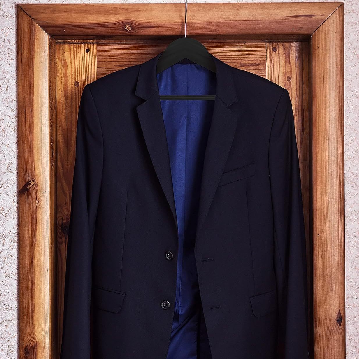 Percha de madera negra traje de madera maciza percha Hotel percha de ropa transfronteriza percha de ropa para adultos al por mayor