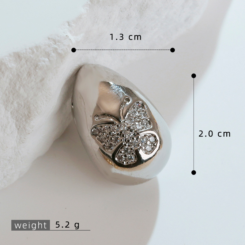 Europa y los Estados Unidos espiral gota de cobre micro incrustación 18K oro chapado retro simple moda transfronteriza colgante de collar de venta caliente de mujer