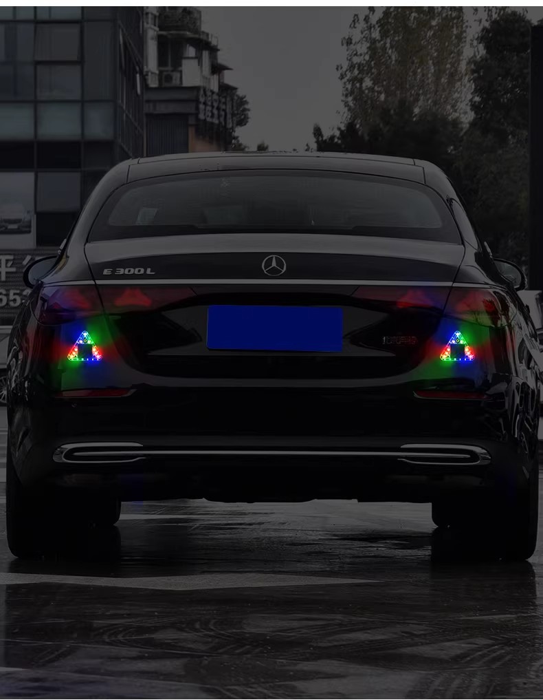 Solar-Powered Warning Strobe Light, Waterproof, Ultra-Bright, Anti-Rear Collision, Width Indicator Light for Cars, Trucks, and Electric Vehicles at Night