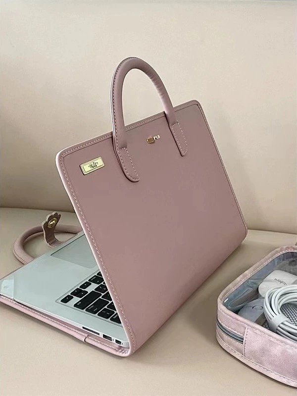 Protective case, laptop, fuchsia bag