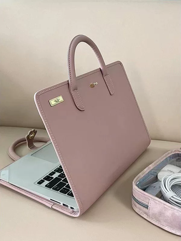 Protective case, laptop, fuchsia bag