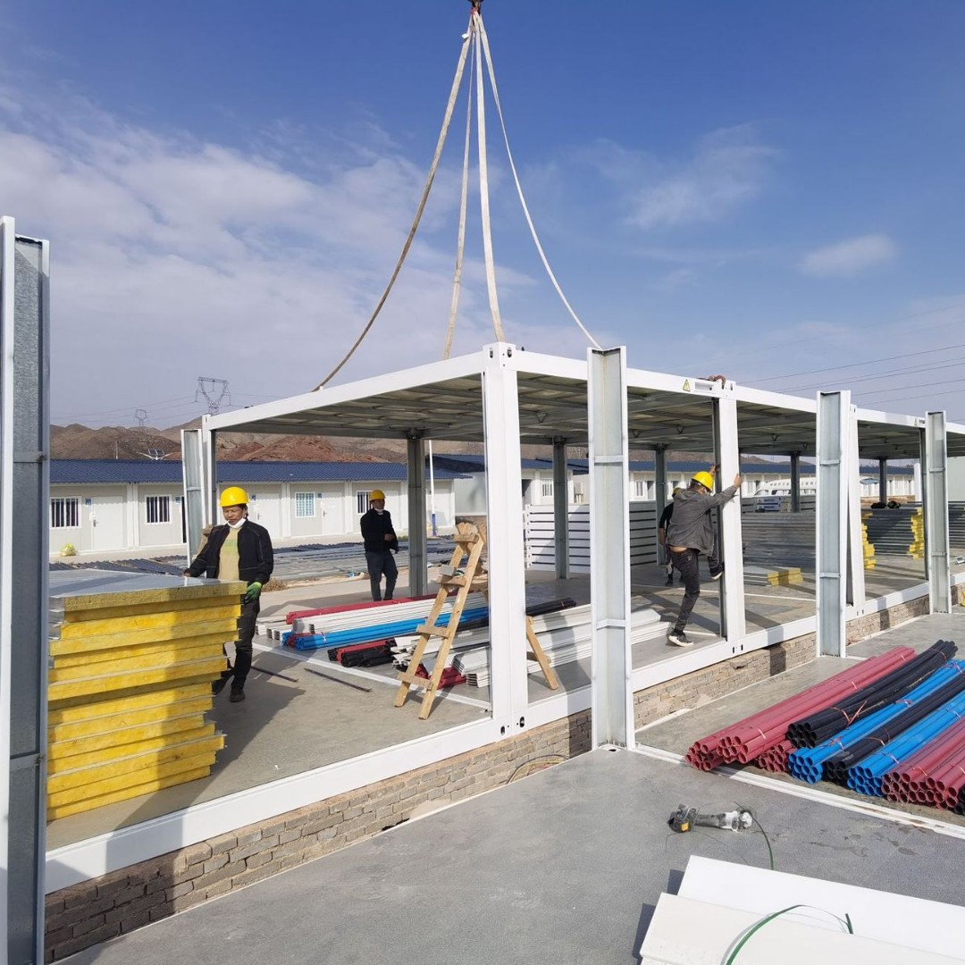 Casa de juntas móvil, construcción temporal, fábrica de dormitorios, infraestructura, hospital, acero de color, alojamiento de doble capa, casa de juntas de contenedores con decoración