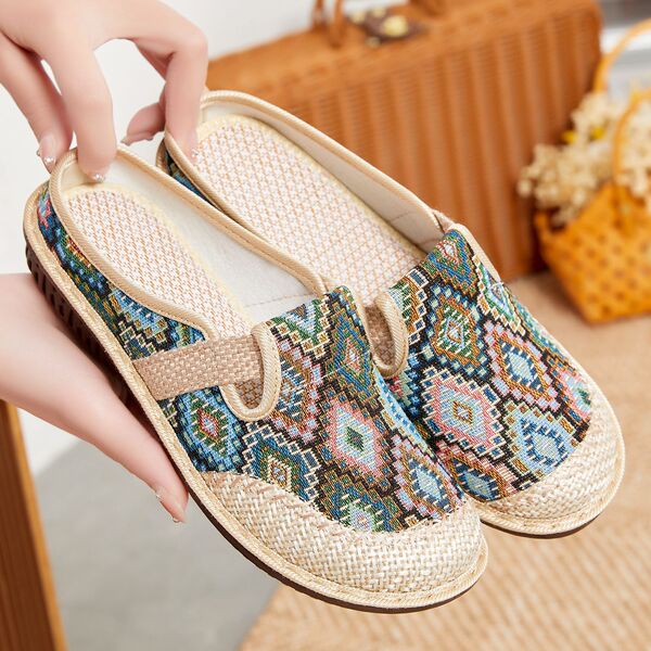 fashionable slippers