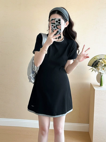 Black skirt