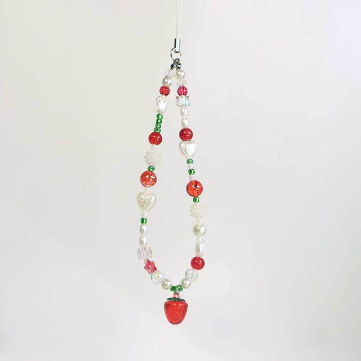 Cute Instagram-worthy short phone charm, strawberry-themed phone pendant, CCD beaded camera chain.
