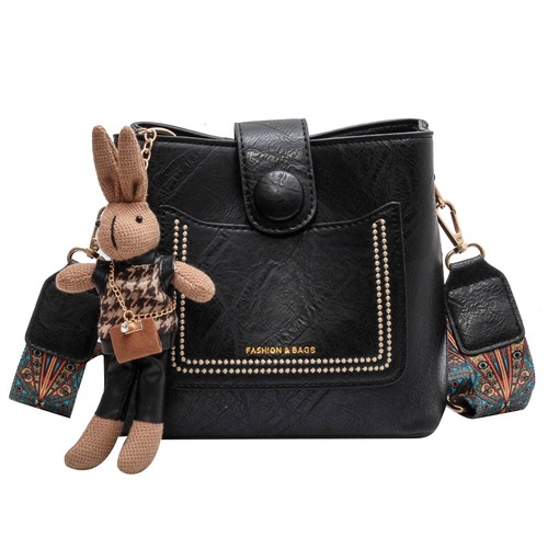 Niche design fashion retro all-match commuting one-shoulder crossbody bag for women 2024 new high-end texture bucket bag