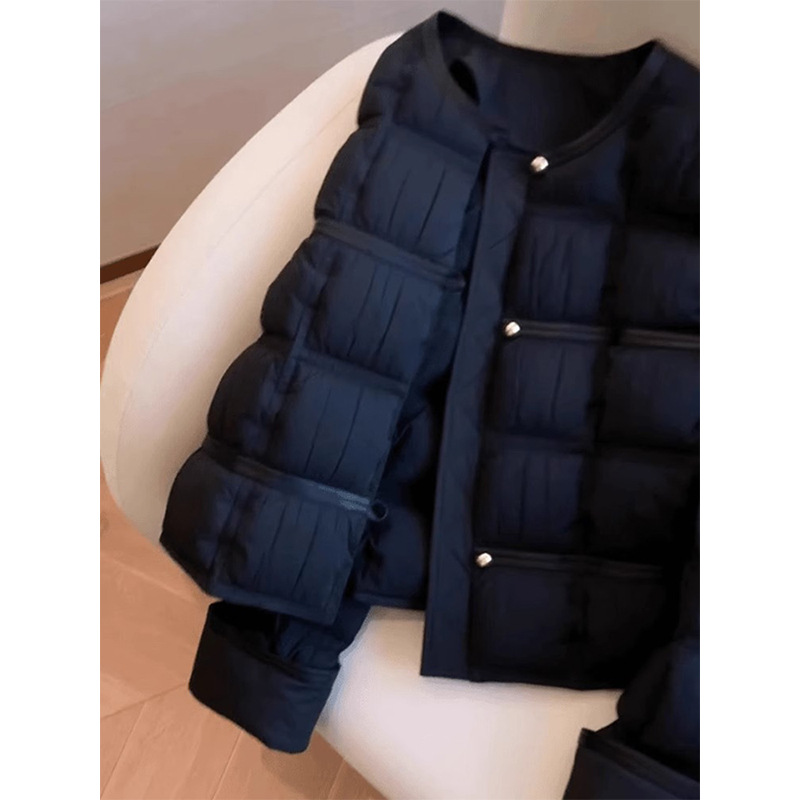 韓系の小さい香りの風の黒色の菱格のパンの服の綿服の上着の女性の冬の厚い超美しいゆったりしている綿入れの上着