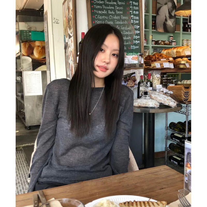 Now Available: 2026 Autumn New Korean Designer We*Re Yinglan Style Miu-Inspired Reversible Knit Sweater