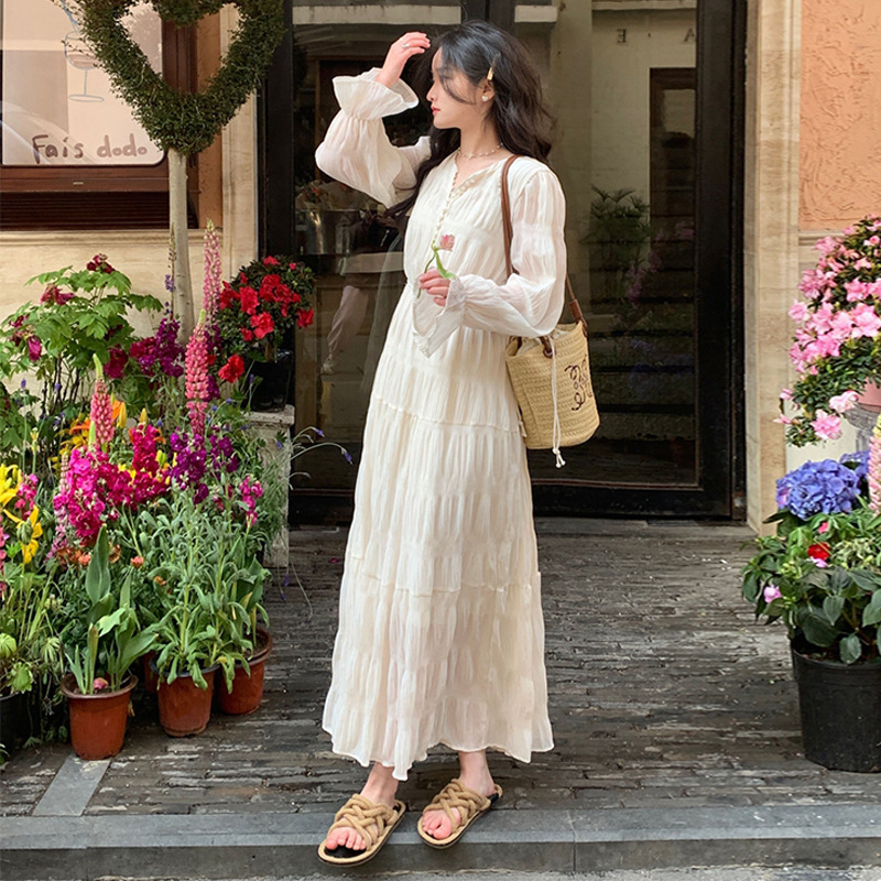 Gentle Style White Long-Sleeved Dress for Women Spring & Fall 2025 French Waist Tea Break Pleated Elegant Long Skirt