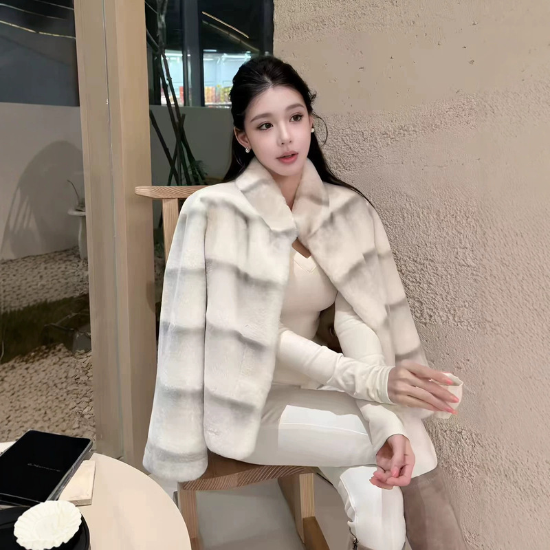 Snow mountain gradient faux rex rabbit fur two-tone hand-painted high-end loose-fitting women's short fur coat with stand-up collar Snow mountain gradient faux rex rabbit fur two-tone hand-painted high-end loose-fitting women's short fur coat with stand-up collar