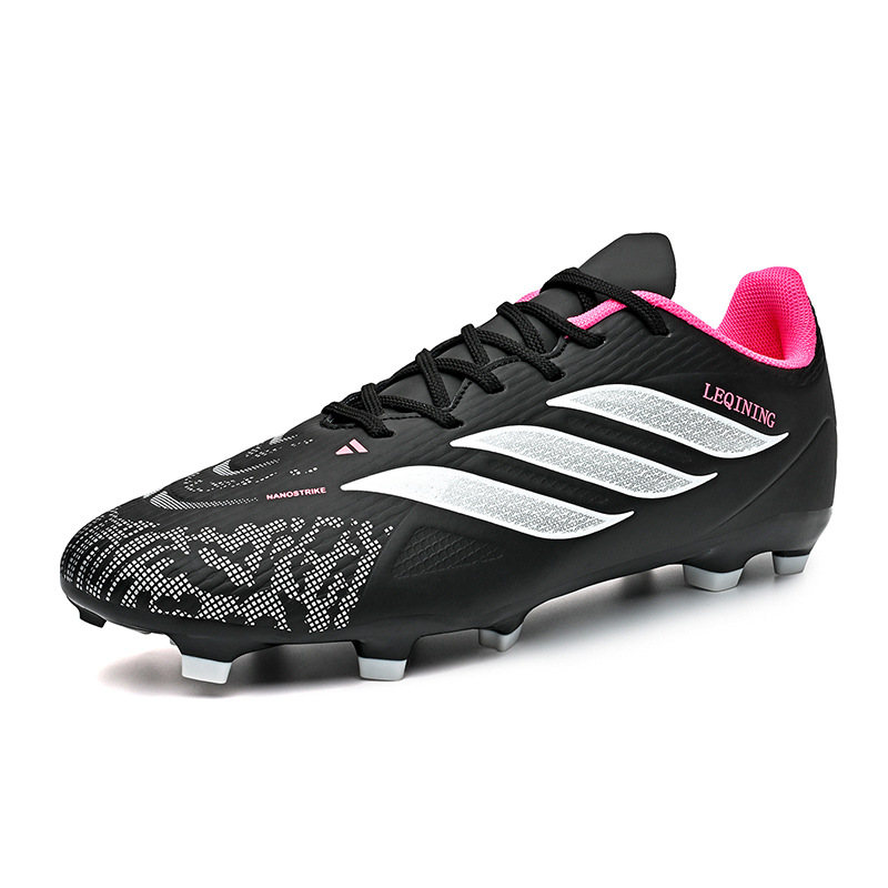 2025 nuevos zapatos de fútbol de moda antideslizante y cómodo zapatos de entrenamiento de césped para hombres y mujeres fabricantes de zapatos deportivos transfronterizos