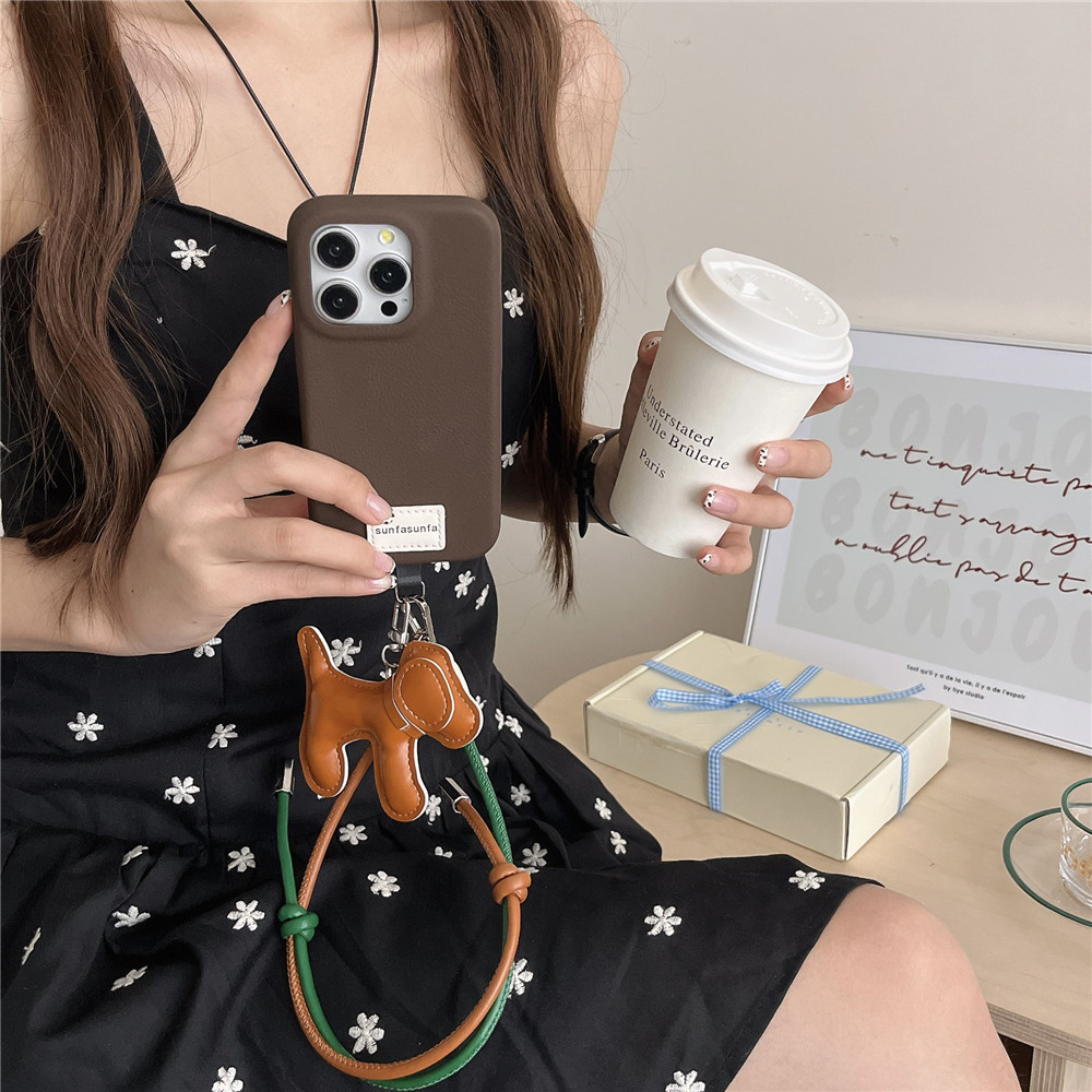 Perro salchicha de cuero de color sólido cuerda corta para iPhone 16ProMax funda para teléfono móvil 13 Apple 15 femenino 14 nuevo 16